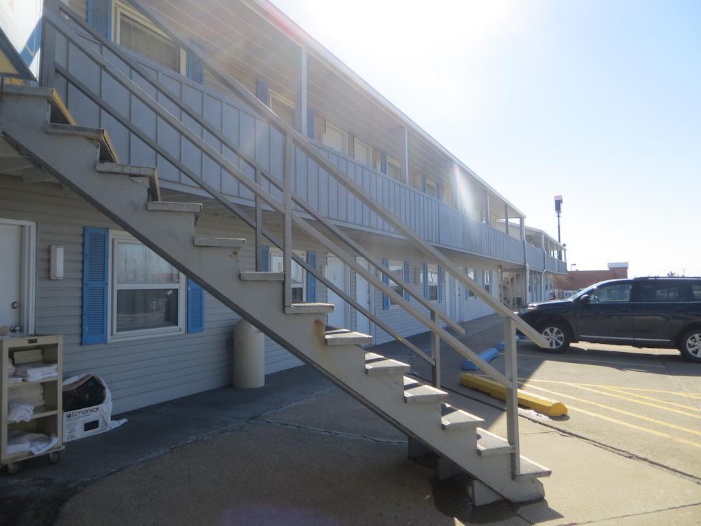 Budget Inn Adair Экстерьер фото